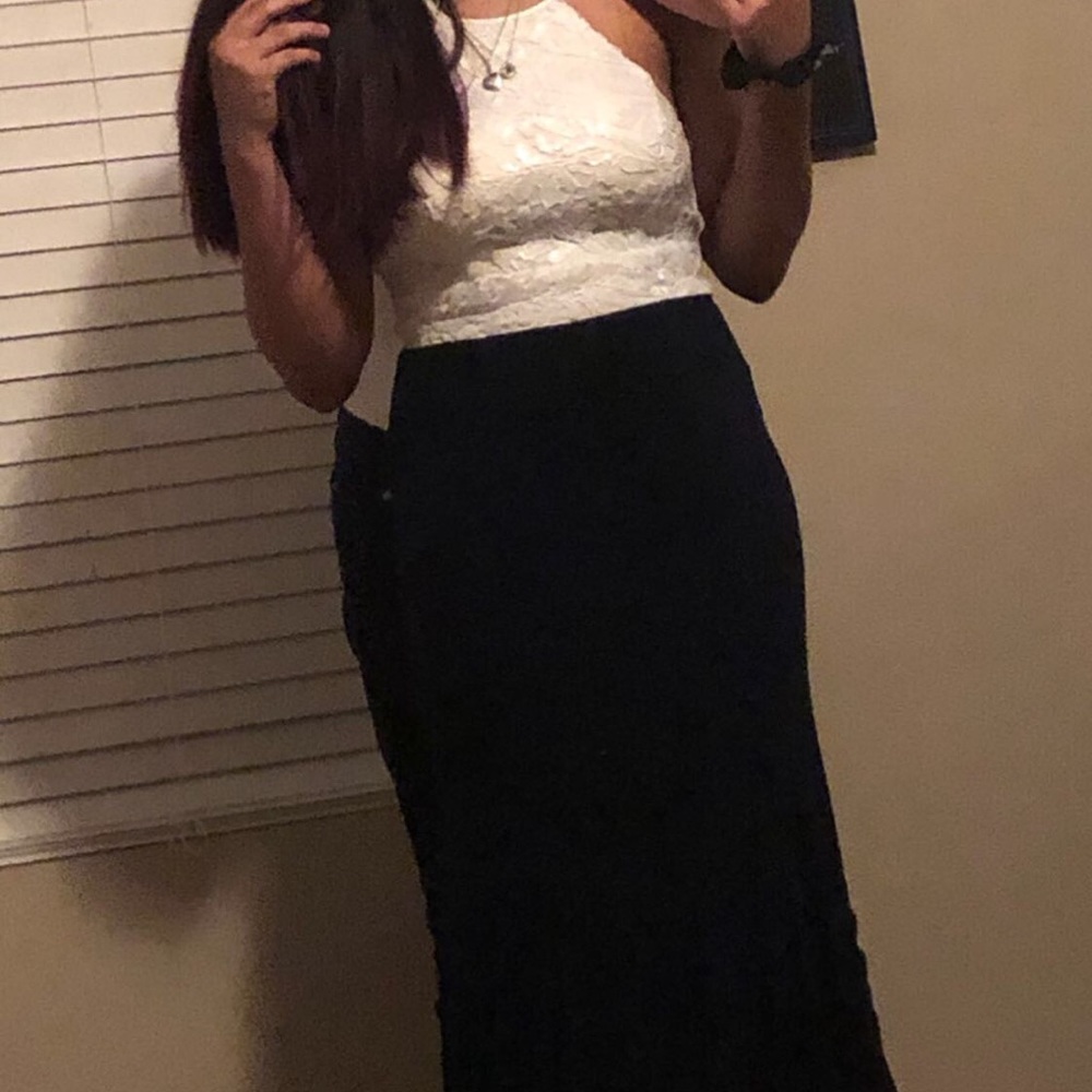 Dress - Picture 2 of 4